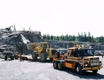 Scania T142E 6×4 tractor '1980–????