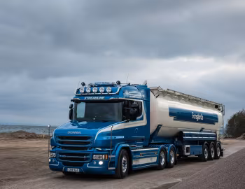 Scania T580 Streamline 6×2 tractor '2004–05