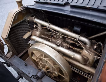 Bajo el capó 1910 Schacht Model R Runabout