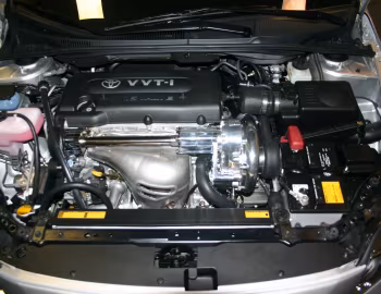 Под капотом 2005–07 Scion tC '2004–07