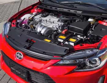 Под капотом 2014–16 Scion tC '2013–16