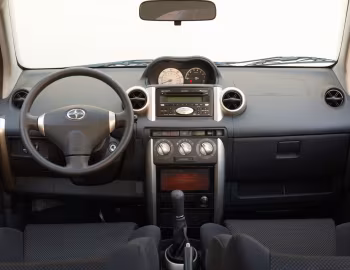 Торпедо 2004–05 Scion xA '2003–05