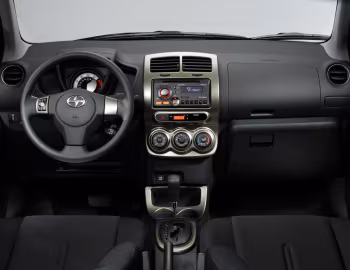 Торпедо 2013–14 Scion xD Two-Tone '2012–14