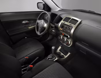 Интерьер 2013–14 Scion xD Two-Tone '2012–14