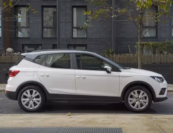 SEAT Arona [UK-spec] '2017–21