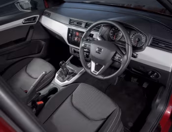 Торпедо SEAT Arona Xcellence [UK-spec] '2017–21