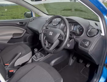 Интерьер SEAT Ibiza [UK-spec] '2015–17