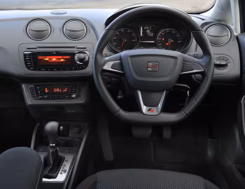 Торпедо SEAT Ibiza ST FR [UK-spec] '2012–15