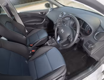 Интерьер SEAT Ibiza "Connect" [UK-spec] '09.2015–10.2016