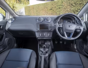 Торпедо SEAT Ibiza "Connect" [UK-spec] '09.2015–10.2016