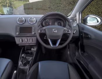 Торпедо SEAT Ibiza "Connect" [UK-spec] '09.2015–10.2016