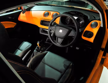 Интерьер SEAT Ibiza SC [UK-spec] '2008–12
