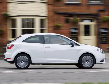 SEAT Ibiza SC "Connect" [UK-spec] '09.2015–10.2016