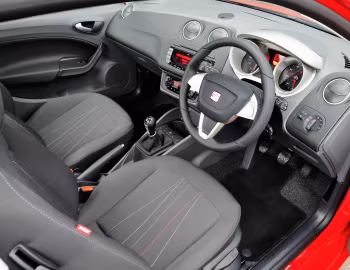 Интерьер SEAT Ibiza SC "Copa" [UK-spec] '2011–12