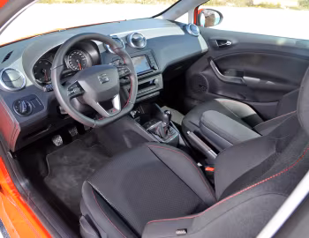 Интерьер SEAT Ibiza SC FR '2015–17