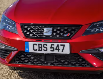 SEAT León Cupra 300 [UK-spec] (5F) '2017–20