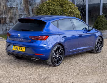 SEAT León Cupra 300 [UK-spec] (5F) '2017–20