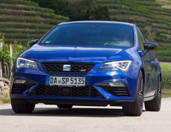SEAT León Cupra 300 [Worldwide] (5F) '2017–20
