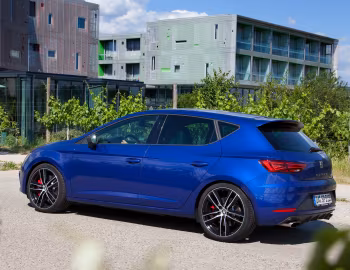 SEAT León Cupra 300 [Worldwide] (5F) '2017–20