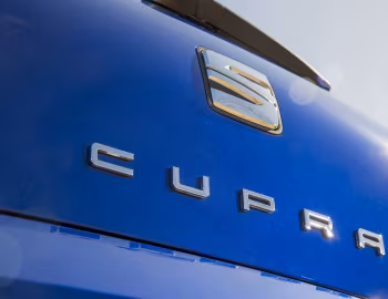 SEAT León Cupra 300 [UK-spec] (5F) '2017–20