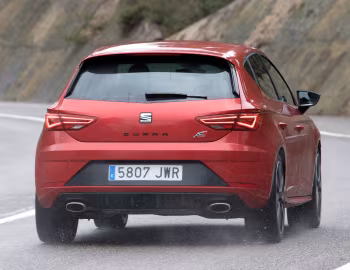 SEAT León Cupra 300 [Worldwide] (5F) '2017–20
