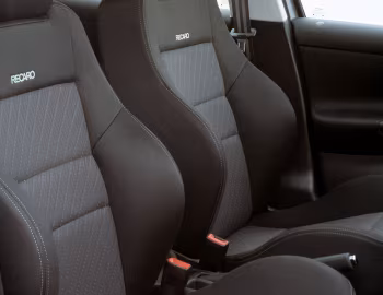 Інтер'єр SEAT León FR (1M) '2004–05