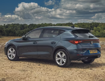 SEAT León FR [UK-spec] '2020–pr.