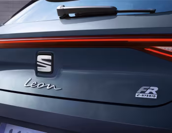 SEAT León FR eHybrid [Worldwide] '2020–н.в.
