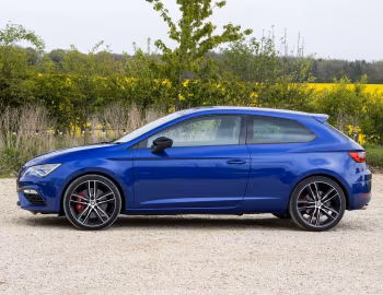 SEAT León SC Cupra 300 [UK-spec] (5F) '2017–20