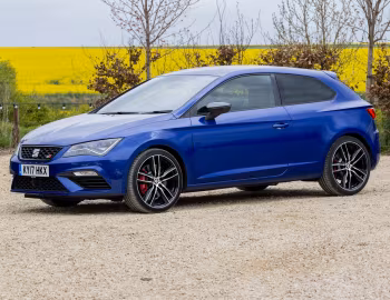 SEAT León SC Cupra 300 [UK-spec] (5F) '2017–20