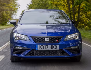 SEAT León SC Cupra 300 [UK-spec] (5F) '2017–20