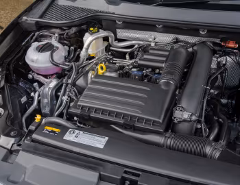 Под капотом SEAT León SC FR [UK-spec] (5F) '2017–20