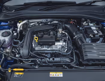 Under The Hood SEAT León SE [UK-spec] '2020–pr.