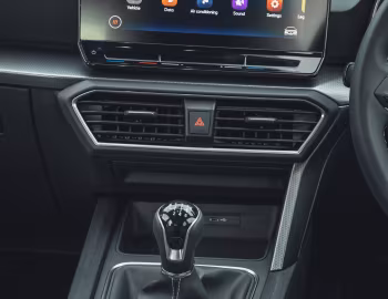 Interior SEAT León SE [UK-spec] '2020–pr.