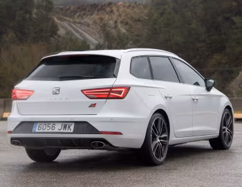 SEAT León ST Cupra 300 [Worldwide] (5F) '2017–20