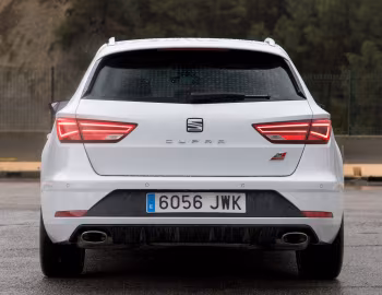 SEAT León ST Cupra 300 [Worldwide] (5F) '2017–20