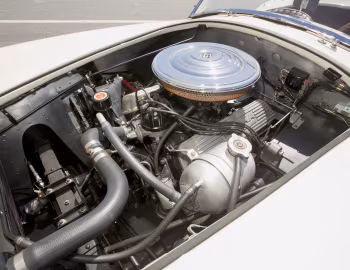 Sous la capuche 1963 Shelby Cobra 289 (CSX 2044)