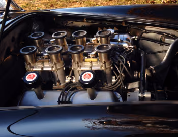 Sous la capuche 1962 Shelby Cobra 289 Factory Competition (CSX 2032)