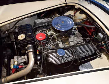 Sous la capuche 1967 Shelby Cobra 427 (CSX 3295)