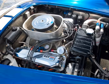 Sous la capuche 1967 Shelby Cobra 427 S/C (CSX 3045)