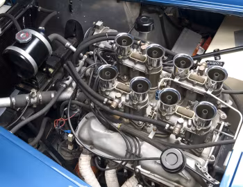 Sous la capuche Shelby Cobra USRRC Roadster (CSX 2557) '1964
