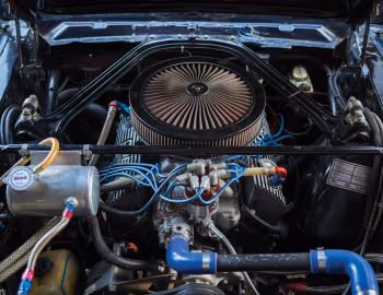 Sous la capuche 1966 Shelby GT350 SCCA B-Production Race Car