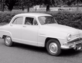 Simca Aronde Elysee [UK-spec] (90A) '1955–58