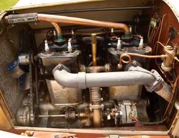 Sous la capuche Simplex 38 HP Touring by Holbrook '1913