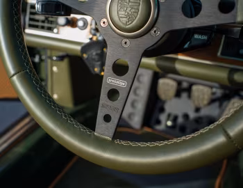 Интерьер 1991 Porsche 911 "Four Seas" Reimagined by Singer '02.2023