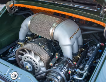 Sous la capuche 1991 Porsche 911 "Four Seas" Reimagined by Singer '02.2023