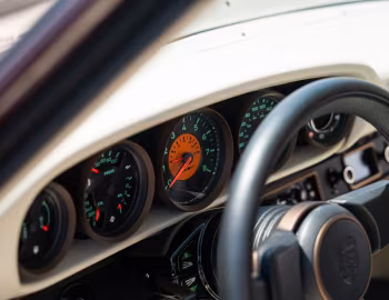 Dashboard 1989 Porsche 911 Turbo "East Hampton" Reimagined by Singer (964) '2023