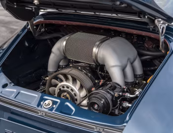 Bajo el capó 1989 Porsche 911 "Ramatuelle" Reimagined by Singer '03.2022