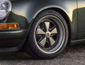 1990 Porsche 911 "Black Watch" Reimagined by Singer '01.2025