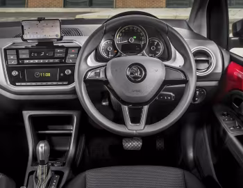 Painel frontal Škoda Citigoᵉ iV [UK-spec] '2019–20